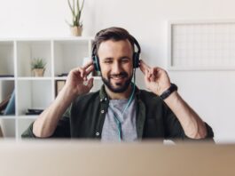 Come ascoltare le radio trasmesse in streaming web